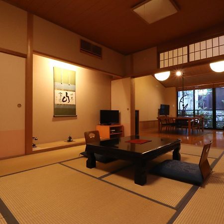 Yumoto Ueyama Ryokan Хімедзі Екстер'єр фото