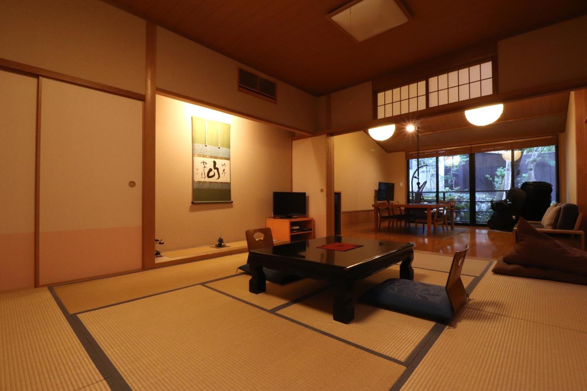 Yumoto Ueyama Ryokan Хімедзі Екстер'єр фото